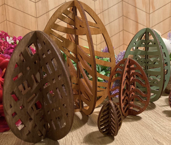 Huevos de madera decorativos 3D